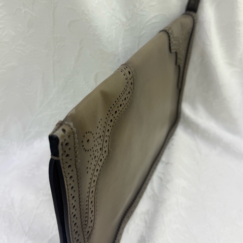 Gucci Duilio Brogue Clutch Bag-5