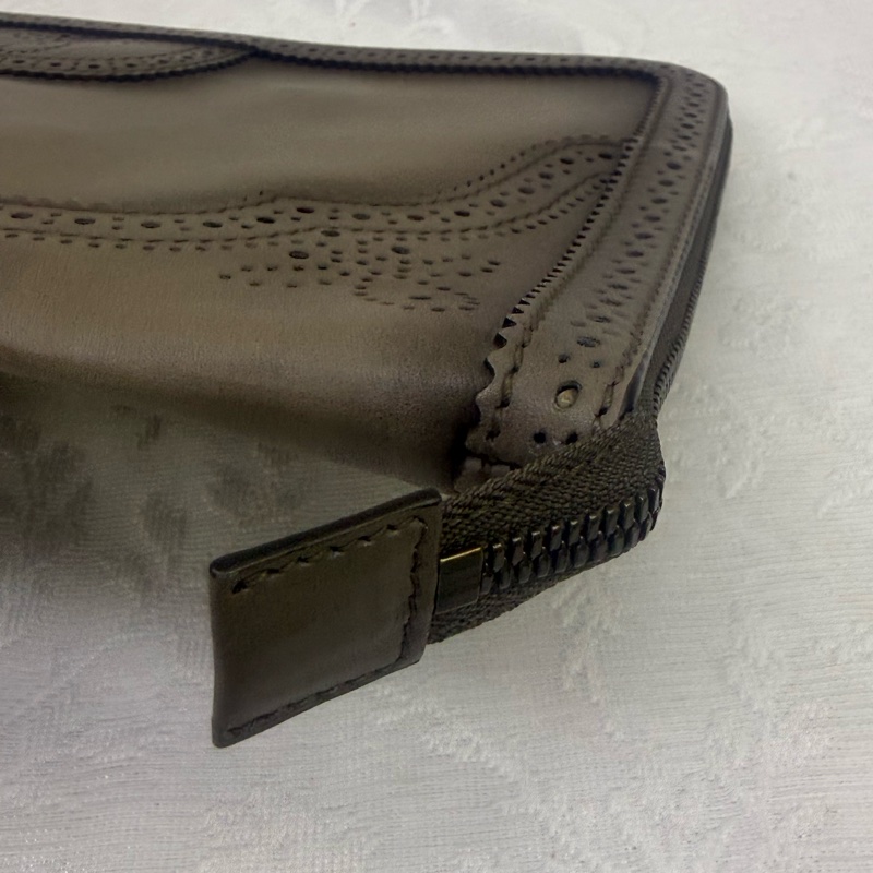 Gucci Duilio Brogue Clutch Bag-7
