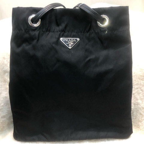 Prada 三角標黑色上肩袋 XC528