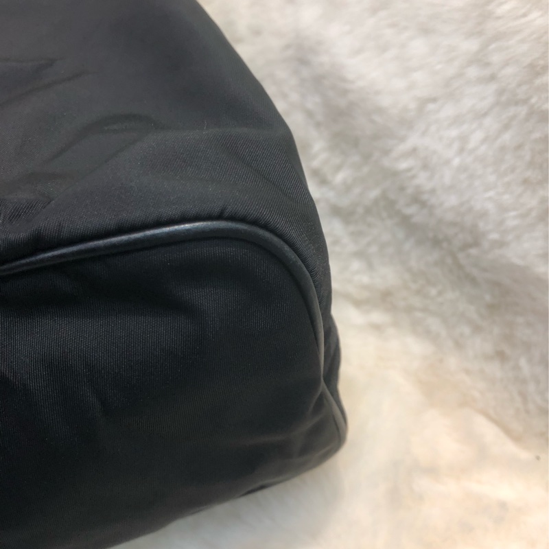 Prada 三角標黑色上肩袋 XC528-10
