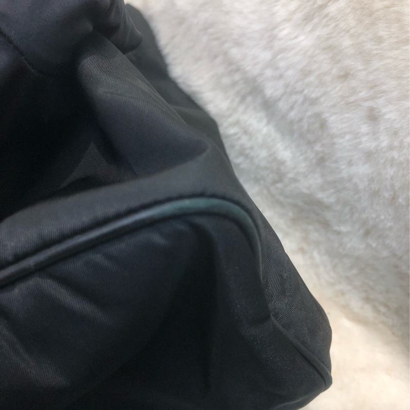 Prada 三角標黑色上肩袋 XC528-12