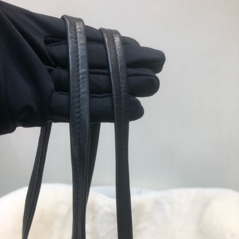 Prada 三角標黑色上肩袋 XC528-16