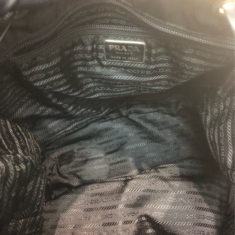 Prada 三角標黑色上肩袋 XC528-17