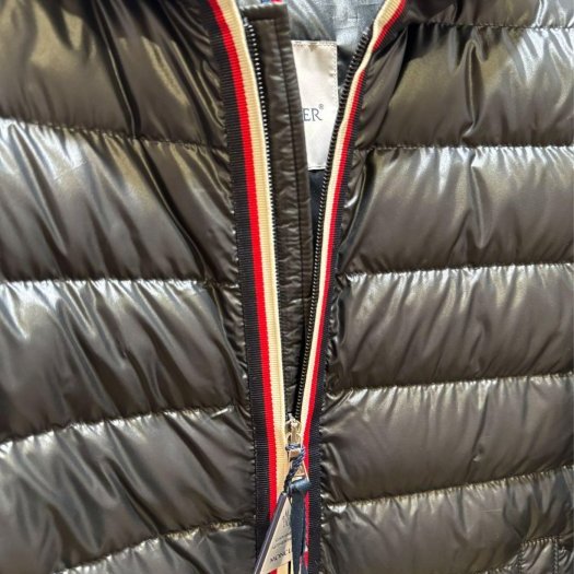 💎Han's house精品服飾💎moncler Klaas 羽絨 連帽 外套 可手水洗 現貨 青年款  原價30800-2