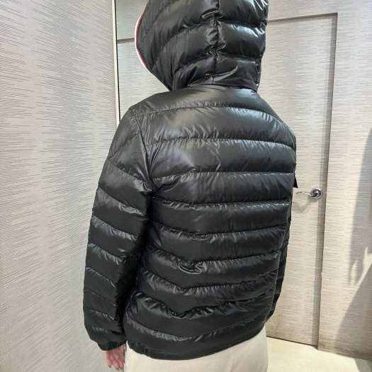 💎Han's house精品服飾💎moncler Klaas 羽絨 連帽 外套 可手水洗 現貨 青年款  原價30800-3