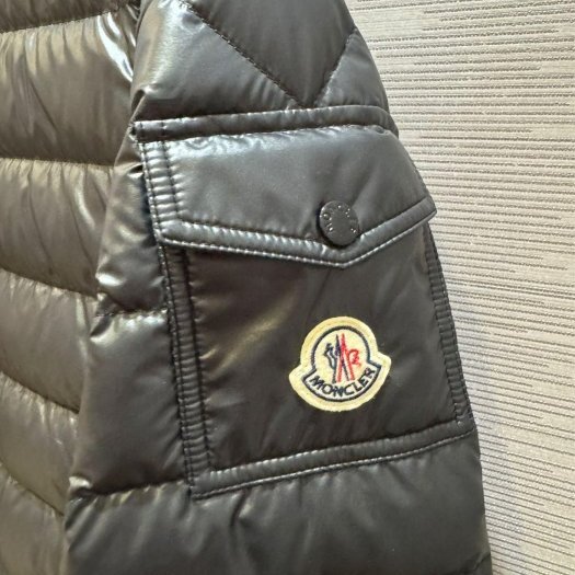 💎Han's house精品服飾💎moncler Klaas 羽絨 連帽 外套 可手水洗 現貨 青年款  原價30800-4