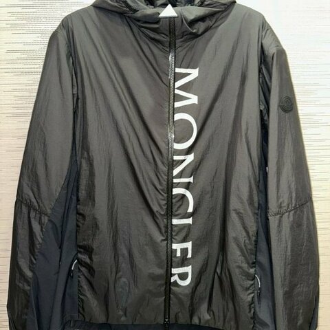 💎Han's house精品服飾💎moncler Ichiro 高機能 反光字 防水 尼龍 風衣 連帽 外套 現貨 6 原價 45000