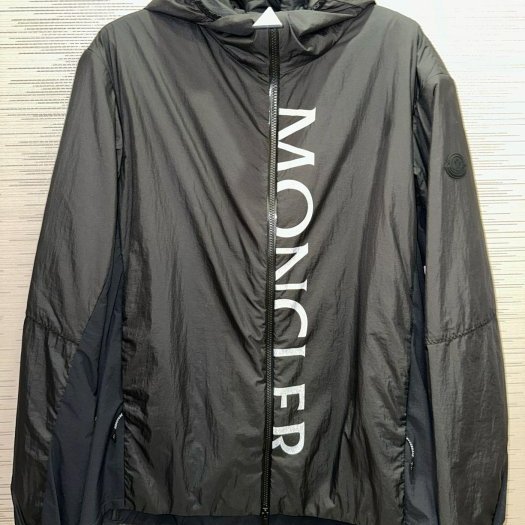 💎Han's house精品服飾💎moncler Ichiro 高機能 反光字 防水 尼龍 風衣 連帽 外套 現貨 6 原價 45000-0