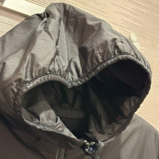💎Han's house精品服飾💎moncler Ichiro 高機能 反光字 防水 尼龍 風衣 連帽 外套 現貨 6 原價 45000-4