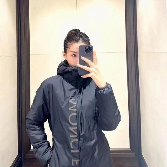 💎Han's house精品服飾💎moncler Ichiro 高機能 反光字 防水 尼龍 風衣 連帽 外套 現貨 6 原價 45000-8