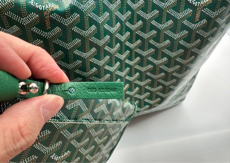 實照拍攝全新自售附購證 GOYARD 綠色PM包-1