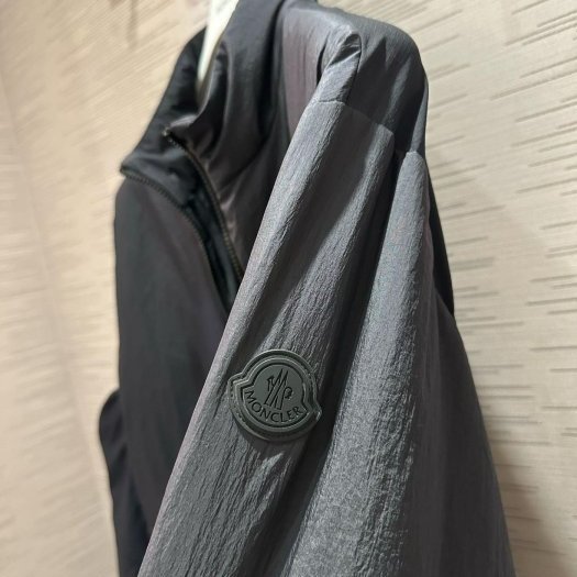 💎Han's house精品服飾💎moncler Farret 消光 黑牌 機能 保暖 防水 外套 現貨5 原價 34400-3