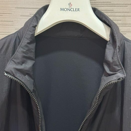 💎Han's house精品服飾💎moncler Farret 消光 黑牌 機能 保暖 防水 外套 現貨5 原價 34400-7