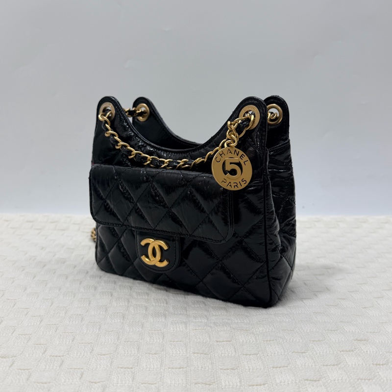 Chanel 黑金油蠟牛皮HOBO 天貓 小號-1