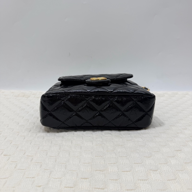 Chanel 黑金油蠟牛皮HOBO 天貓 小號-4