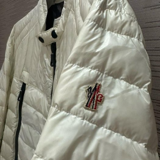 💎Han's house精品服飾💎moncler 羽絨 外套 現貨 4-2