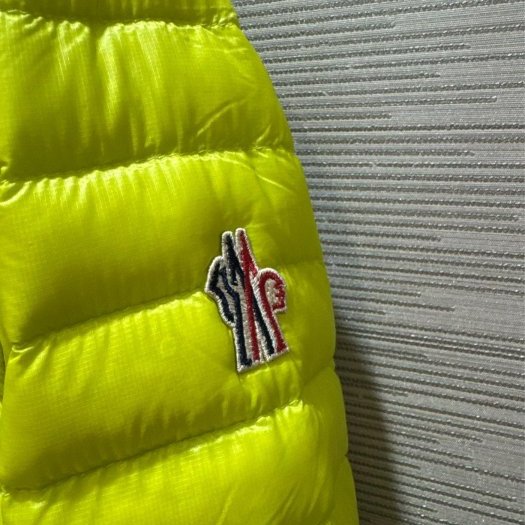 💎Han's house精品服飾💎 moncler Ardon 滑雪系列 機能 防水 連帽 羽絨 外套 可手水洗 現貨4-2