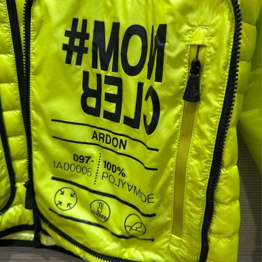 💎Han's house精品服飾💎 moncler Ardon 滑雪系列 機能 防水 連帽 羽絨 外套 可手水洗 現貨4-7