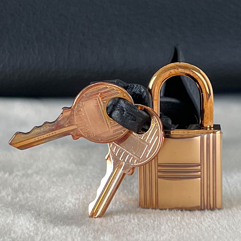 KÉSH 凱仕國際精品【Hermès 黑金天花板配置】HERMÈS Birkin 30 黑金鉑金包｜Black Togo 金釦｜Y 刻 2020 年｜愛馬仕 Birkin 30-38