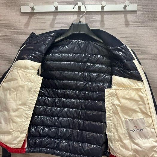 💎Han's house精品服飾💎moncler LOGO 羽絨 中等厚 外套 現貨童裝8歲-5