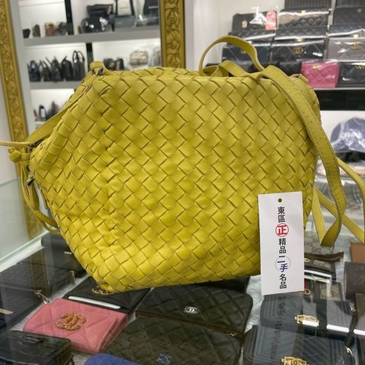 東區正精品㊣BV Bottega Veneta 鵝黃色羊皮編織拉鍊斜肩包側背包 RZ2765-4