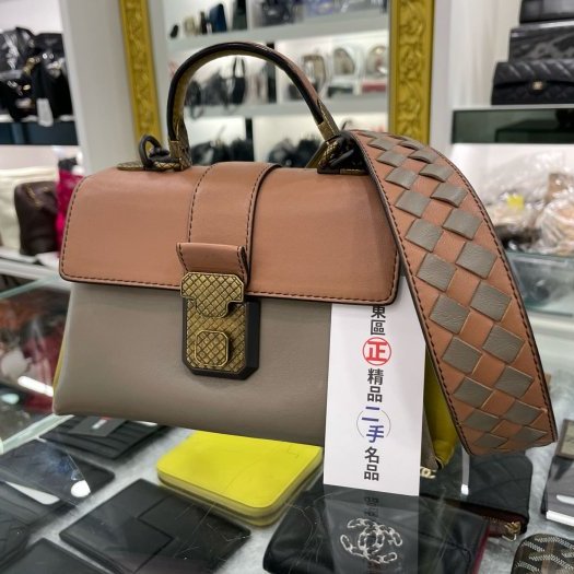 東區正精品㊣BV Bottega Veneta 三色羊皮霧金屬銅釦斜肩包側背包手提包兩用包 RZ3286-1