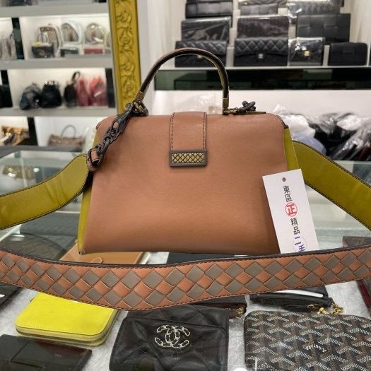東區正精品㊣BV Bottega Veneta 三色羊皮霧金屬銅釦斜肩包側背包手提包兩用包 RZ3286-5