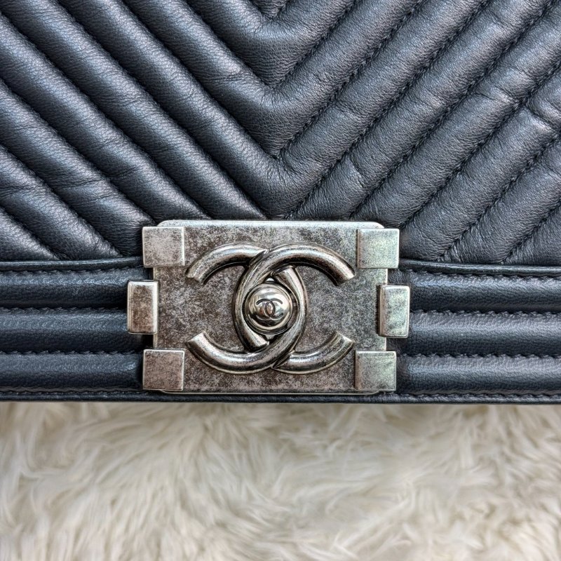 Chanel leboy V紋黑銀牛皮 銀扣做舊 中大號 20開-5