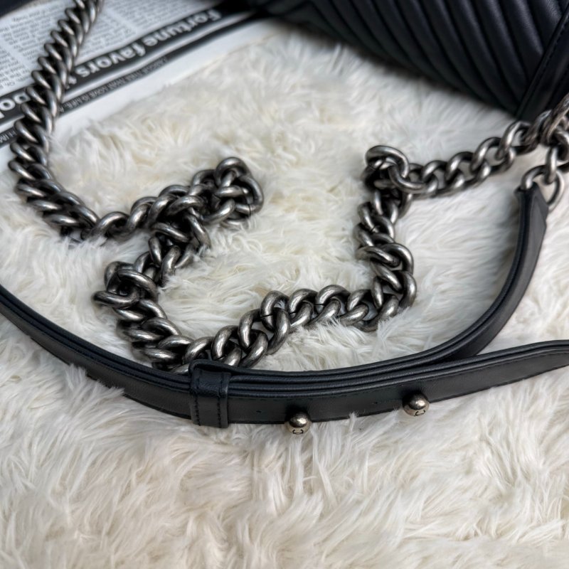 Chanel leboy V紋黑銀牛皮 銀扣做舊 中大號 20開-8