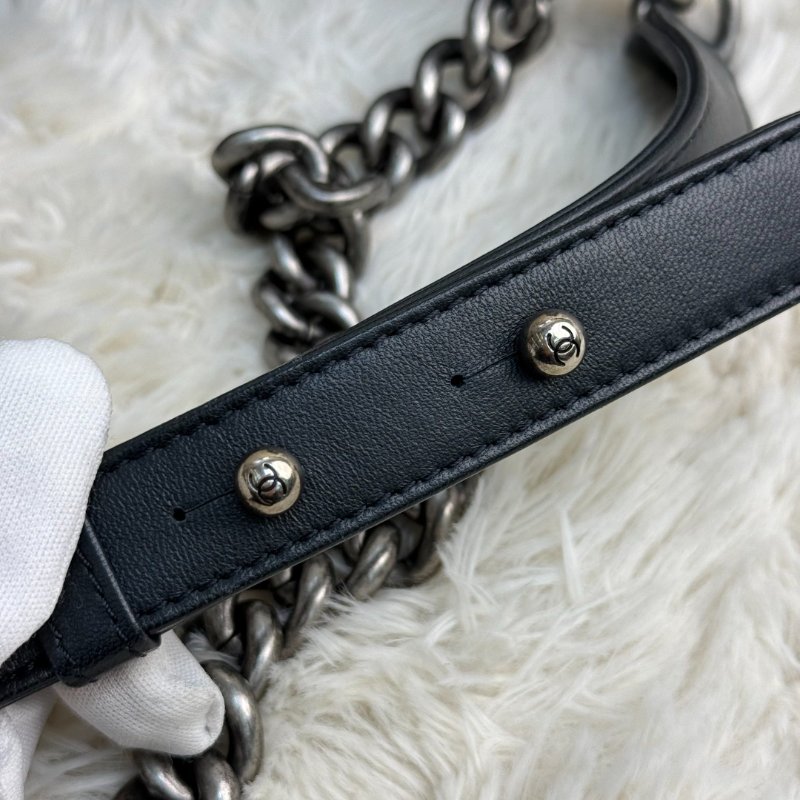 Chanel leboy V紋黑銀牛皮 銀扣做舊 中大號 20開-9