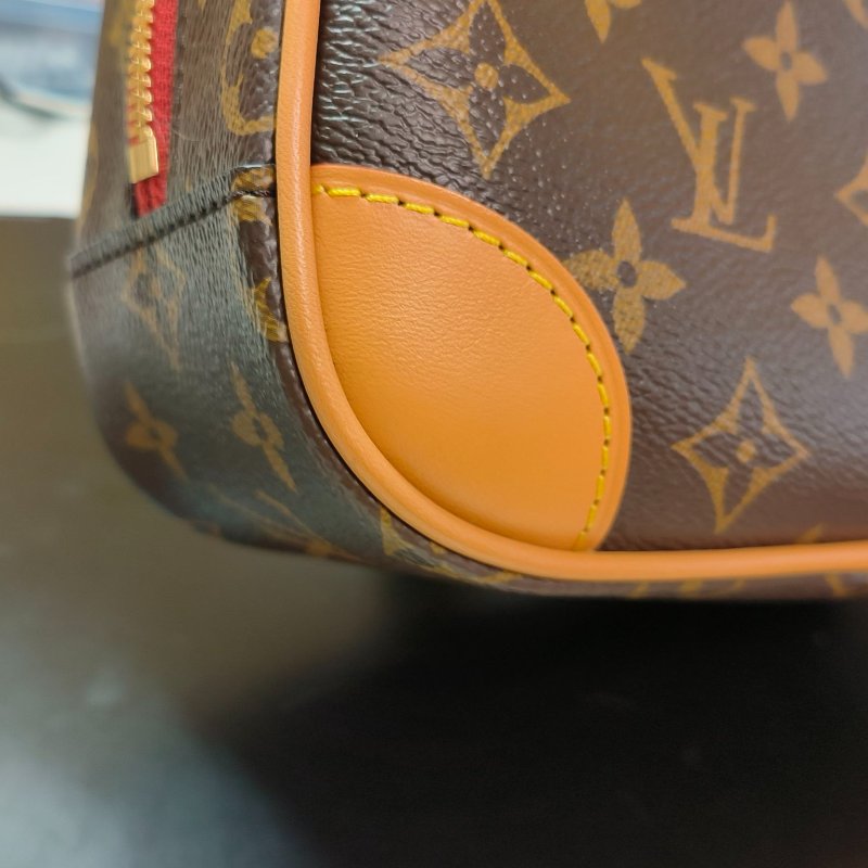 LV Louise Vuitton M45528 Monogram Deauville Mini肩背袋-9