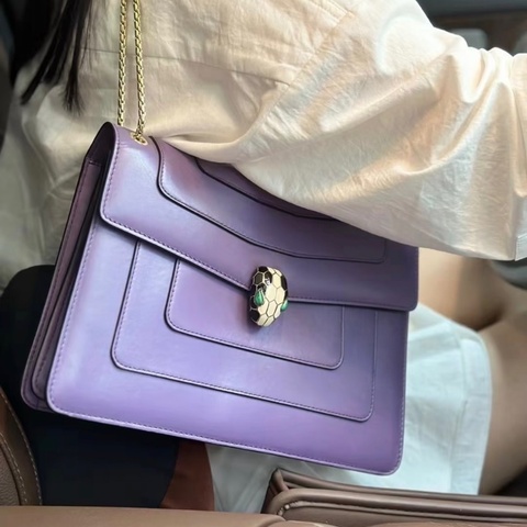 Bvlgari 紫色 蛇頭 金鍊包   甜🉐34800 28cm *85成新  尺寸 (公分) 28X22X3CM 有防塵袋 專櫃購入約12萬