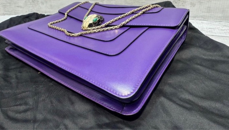 Bvlgari 紫色 蛇頭 金鍊包   甜🉐34800 28cm *85成新  尺寸 (公分) 28X22X3CM 有防塵袋 專櫃購入約12萬-5