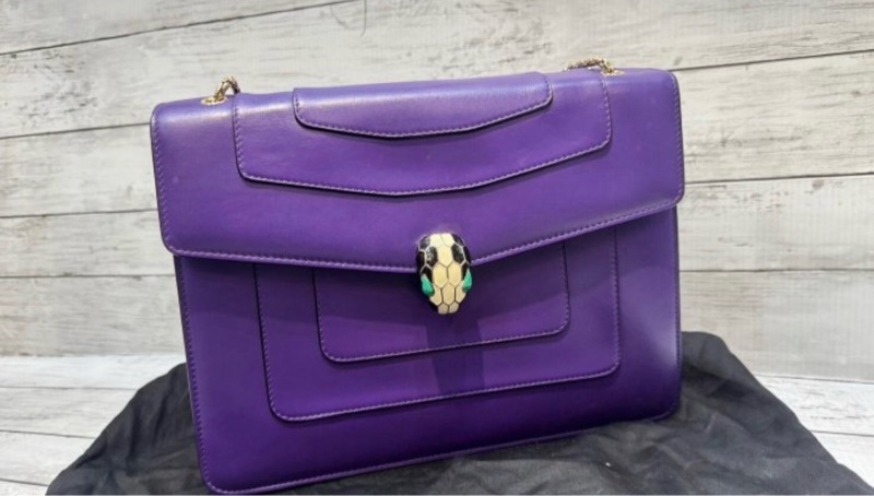 Bvlgari 紫色 蛇頭 金鍊包   甜🉐34800 28cm *85成新  尺寸 (公分) 28X22X3CM 有防塵袋 專櫃購入約12萬-6