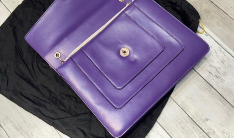 Bvlgari 紫色 蛇頭 金鍊包   甜🉐34800 28cm *85成新  尺寸 (公分) 28X22X3CM 有防塵袋 專櫃購入約12萬-7