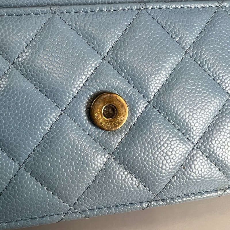 CHANEL 淺藍荔枝HANDLE WOC 晶片款-11