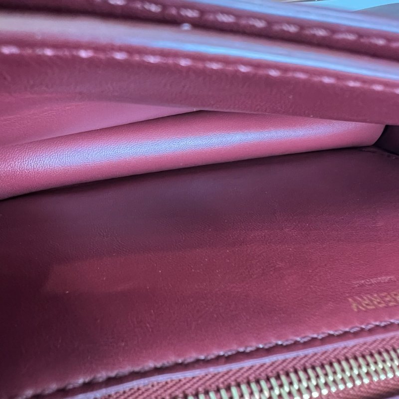 BURBERRY TB 金扣紅色豆腐包-7