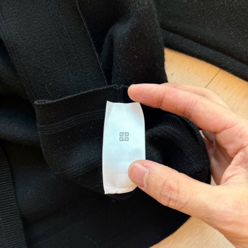 Givenchy 👍🏻 100%Real正貨，非常新淨-4