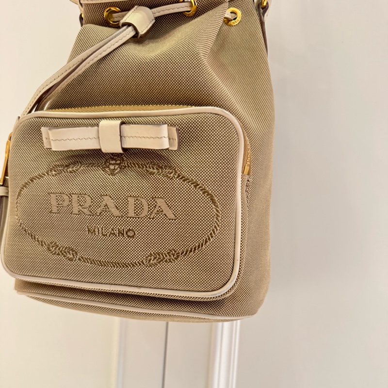 Prada緹花帆布皮邊手提/肩背水桶包-18