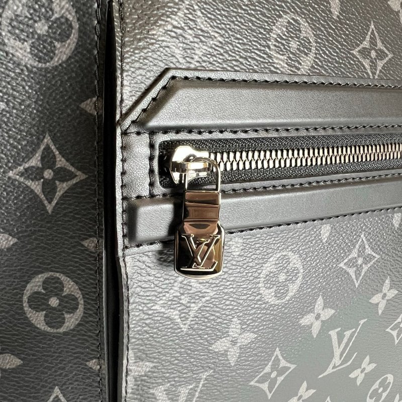 LV  黑老花郵差包MM-7