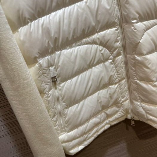 💎Han's house精品服飾💎moncler 羽絨 拼接 外套 可手水洗 現貨L/XL 原價45300-5