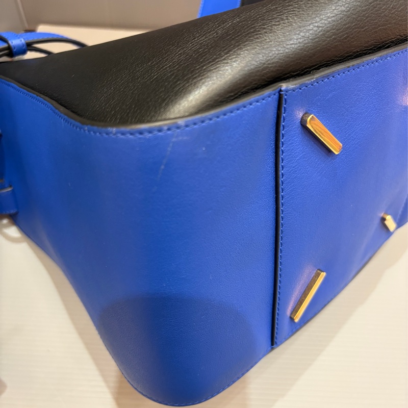 Loewe 基本款 藍黑金釦牛皮 小吊床包-10