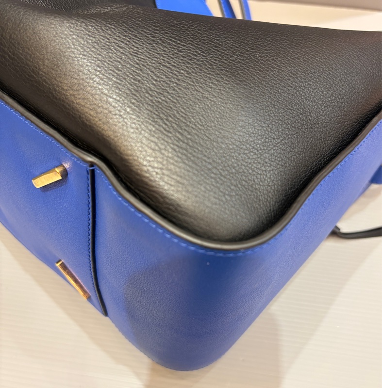 Loewe 基本款 藍黑金釦牛皮 小吊床包-11