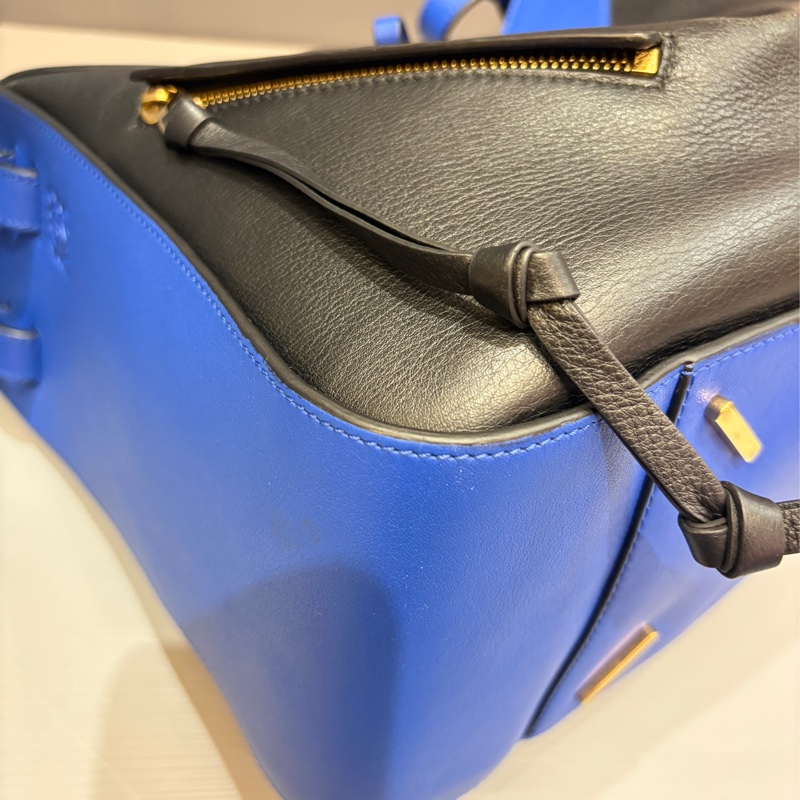 Loewe 基本款 藍黑金釦牛皮 小吊床包-18