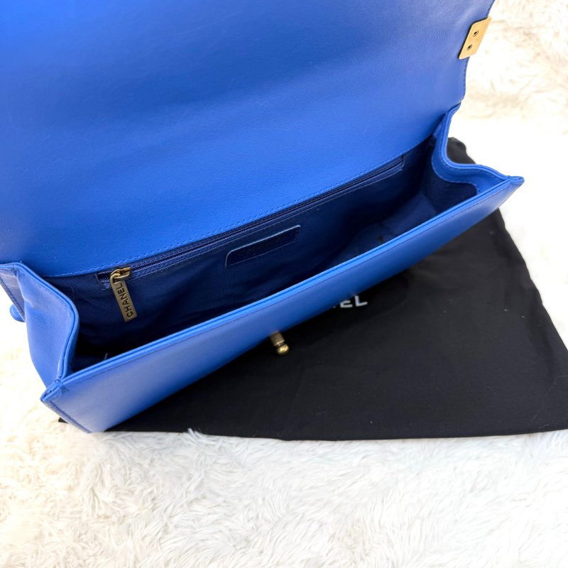 Chanel Leboy 藍金格紋牛皮 中號金扣-5