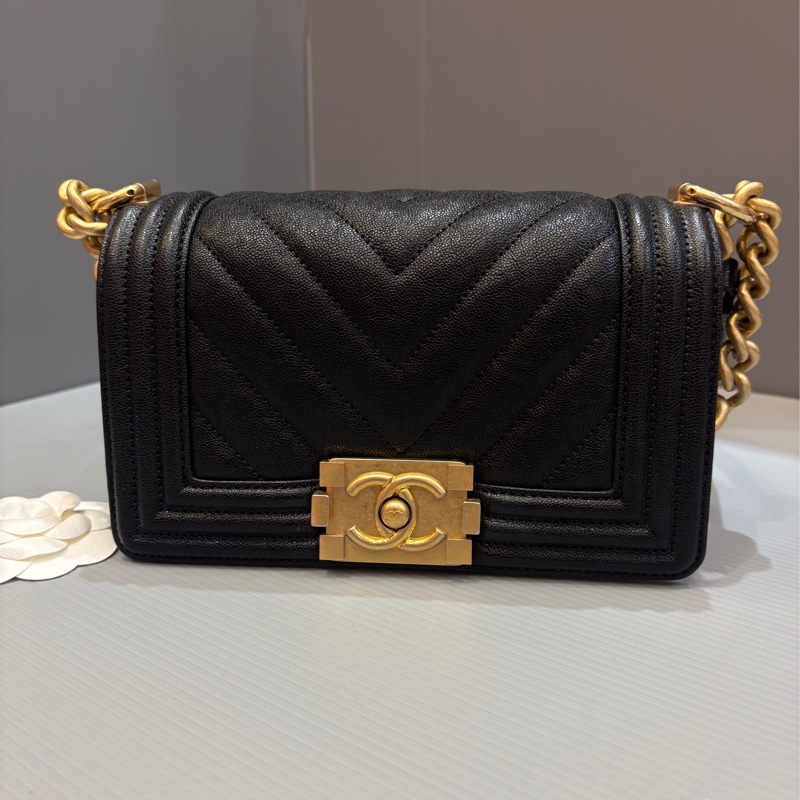 Chanel 黑金牛皮 boy20 口蓋包-4