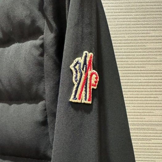 💎Han's house精品服飾💎moncler 羽絨 拼接 彈性 風衣 連帽 外套 滑雪系列 可手水洗 現貨 XL 原價35000-4