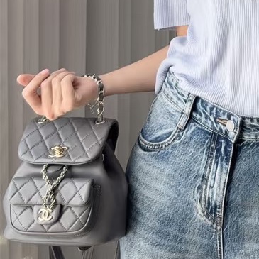 CHANEL香奈兒灰色羊皮款duma小號雙肩包芯片款閒置帶膜全配🈶購證-4