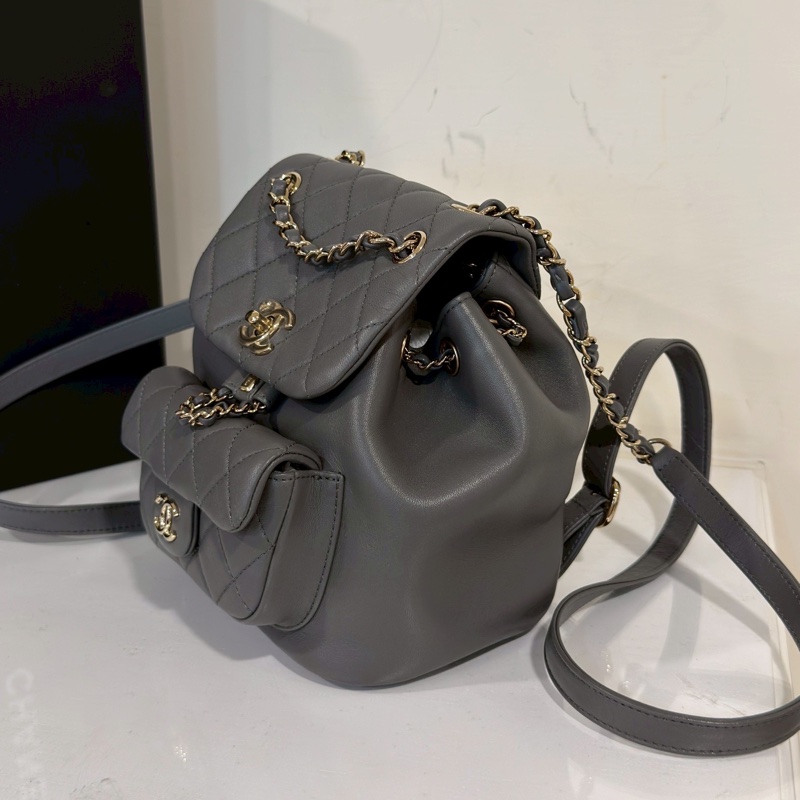 CHANEL香奈兒灰色羊皮款duma小號雙肩包芯片款閒置帶膜全配🈶購證-11