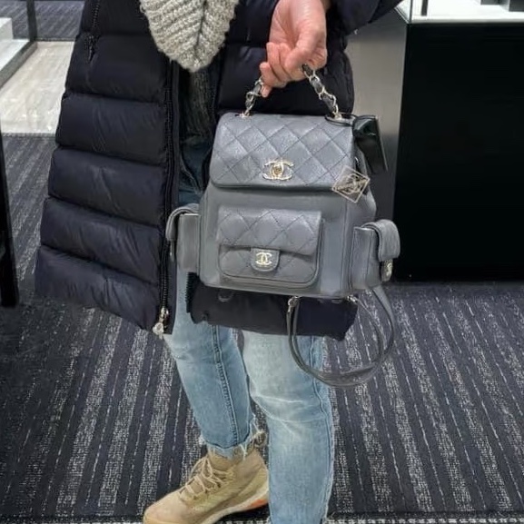 CHANEL香奈兒灰色羊皮款duma小號雙肩包芯片款閒置帶膜全配🈶購證-42